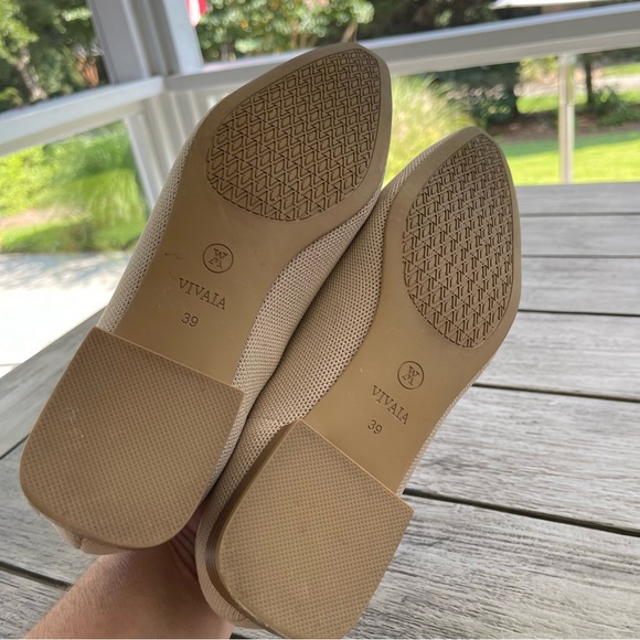 VIVAIA Women's Cream Loafers - Picture 9 of 9